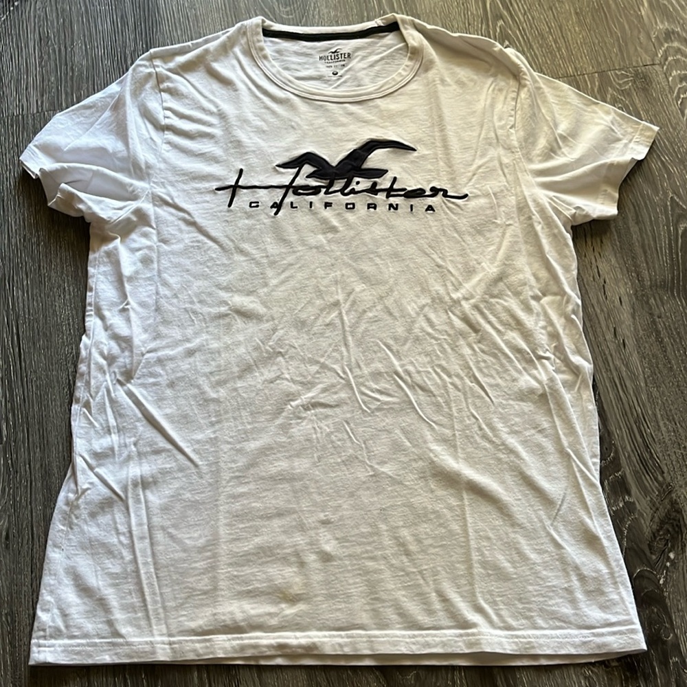 White and Navy Hollister California T-Shirt